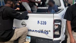 Haitiano termina hospitalizado al intentar huir de operativo de Migración en Los Alcarrizos