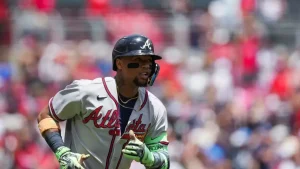 Ronald Acuña Jr. sufre aparente lesión en la pierna