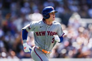 Mets derrotan a Padres con histórica actuación de Carson Benge y se llevan la serie en San Diego