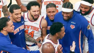 Knicks rebotan de 29 puntos y se ponen a un triunfo de ser campeones de la NBA