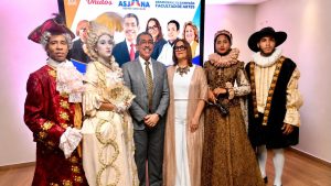 costume-arts-rd-lleva-la-historia-del-vestuario-al-cierre-de-campana-de-anitza-gutierrez-en-la-uasd