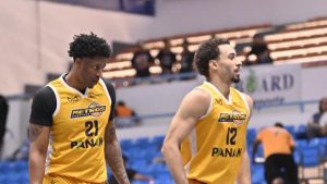 Cracknell, Manley y Adris empujan a los Metros a su victoria 18