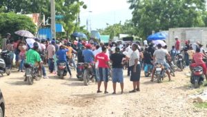 protestan-en-barahona-en-demanda-de-agua-potable-y-arreglo-de-las-calles
