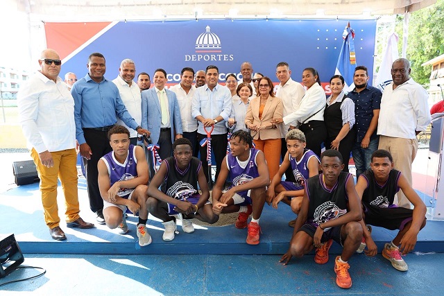 kelvin-cruz-deja-iniciado-techado-de-rd$28-millones-en-matanzas