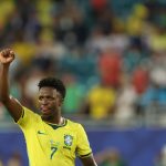 Brasil golea a Escocia 3-0 y avanza como líder de grupo; Neymar debuta en el Mundial