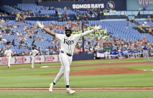Junior Caminero dispara tres jonrones y empuja seis en paliza de los Rays ante Kansas City