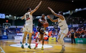 Colomé decide con un triple, Santos debuta en grande y Cañeros vence a Metros en dramático tiempo extra