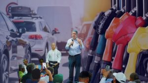 leonel-pide-al-gobierno-bajar-la-gasolina-tras-caida-del-precio-del-petroleo