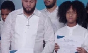 el-alfa-se-bautiza-junto-a-uno-de-sus-hijos-y-da-un-testimonio-de-fe
