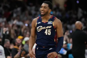 donovan-mitchell-firma-extension-de-4-anos-y-273-millones-de-dolares-con-los-cavaliers,-que-esperan-la-decision-de-lebron-james