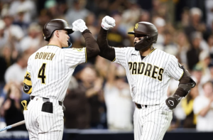 Miguel Andújar brilla con tres dobles y Padres vencen a Diamondbacks 10×4