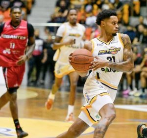 Metros de Santiago remontan y vencen a Gigantes en el inicio de la final de la Súper Liga LNB