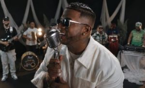 crazy-design-debuta-con-orquesta-de-bachata-y-presenta-su-nuevo-sencillo-«quiereme»