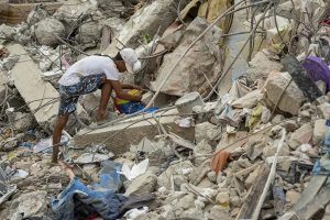 Venezuela convoca a los familiares de niños desaparecidos para identificar 38 cuerpos en La Guaira