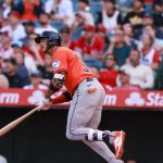 Peña y Paredes conectan jonrones en victoria de los Astros sobre los Marlins