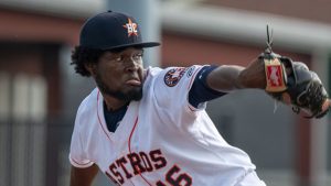 MLB: Cristian Javier silencia a los Angelinos y Lindor encabeza la explosión ofensiva del lunes