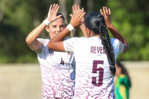 Colombia y Venezuela debutan con goleadas en el fútbol femenino JCC
