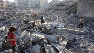 Más de 60,000 niños en Gaza habrían perdido a uno de sus padres durante la ofensiva israelí