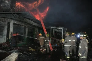 Mueren seis miembros de una familia, cinco de ellos menores, tras incendio en Honduras