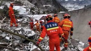 Aumentan a 41 los muertos por deslizamiento de tierra en el centro de China