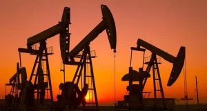 Precios del petróleo bajan ante menor preocupación por el suministro mundial