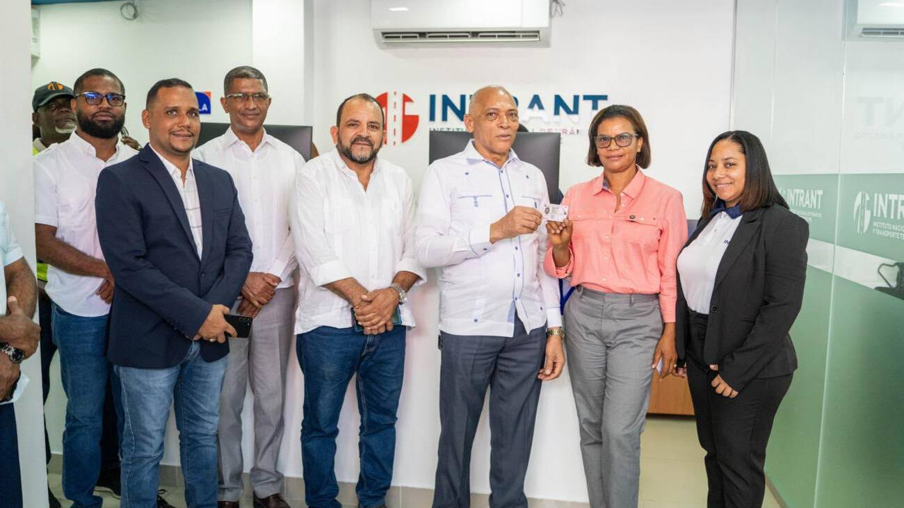 Intrant inaugura primera oficina de licencias de conducir en Monte Plata