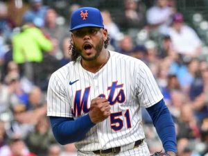 Rays adquieren a Freddy Peralta desde los Mets