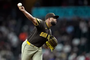 Machado 4 CE Vásquez ganó. Peralta fue bateado en debut con  Rays. Todos los Resultados 