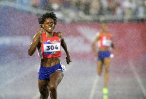 Atletismo RD: Paulino y Moronta reinan bajo la lluvia