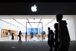 Apple confirma que Siri con inteligencia artificial tendrá funciones de pago mediante iCloud+