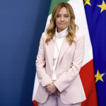 Italia y España elevan tensión por restricciones de viaje en medio de crisis migratoria
