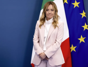 Italia y España elevan tensión por restricciones de viaje en medio de crisis migratoria