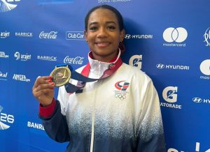 Dahiana Ortiz levanta 100 kilos y conquista el oro para RD en Santo Domingo 2026