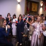 Nathalie Hazim celebra con su música el orgullo dominicano en Nueva York