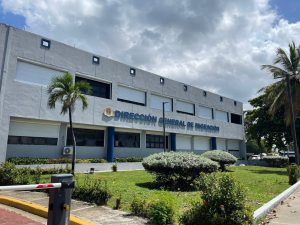 Migración aclara que solo impide salidas del país por orden judicial
