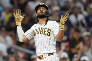 Fernando Tatis Jr. escala en la historia de los Padres con jonrón 164 de su carrera