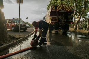 Francia restringe el uso del agua por fuerte sequía