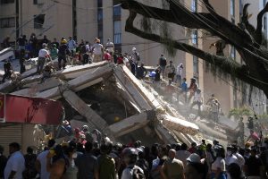 Colombia reporta 132 muertos tras terremoto de 7.4
