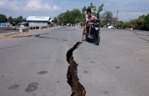 Segundo sismo de 6.9 sacude Indonesia