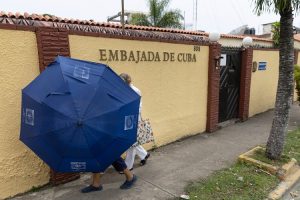 Cuba rechaza retiro de sus diplomáticos en RD y atribuye decisión a presiones de Estados Unidos