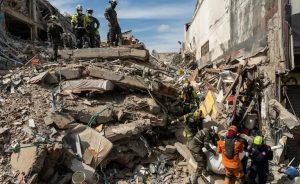 Terremoto de 7,7 en Indonesia deja 53 muertos y 135 heridos en la isla de Flores