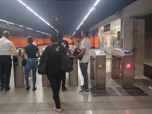 Metro de Los Alcarrizos deja de ser gratis; usuarios pagarán RD$20 por viaje