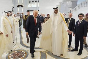 Trump y Mohamed bin Zayed conversan en medio de tensiones por el estrecho de Ormuz
