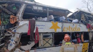 Choque entre autobús y camión deja 21 muertos en Brasil