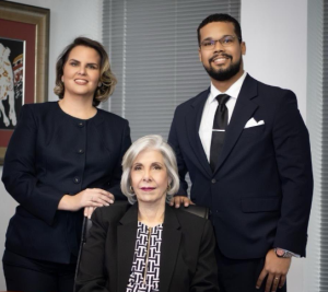 Suprema Corte descarga a tres abogados de sanción disciplinaria