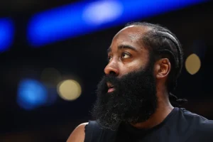 Harden seguirá con los Cavaliers por tres temporadas