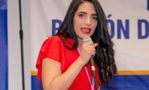 Maryuri Azuaje transforma historias de vida en herramientas de liderazgo femenino