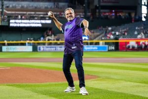 Diamondbacks reconocen trayectoria de Junior Noboa durante Día de la Herencia Hispana
