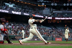 Devers, Raleigh y Seager encabezan una jornada de grandes batazos