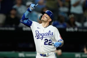 Jensen “coquetea “con el ciclo, Reales vence a los Marlins. Otros resultados